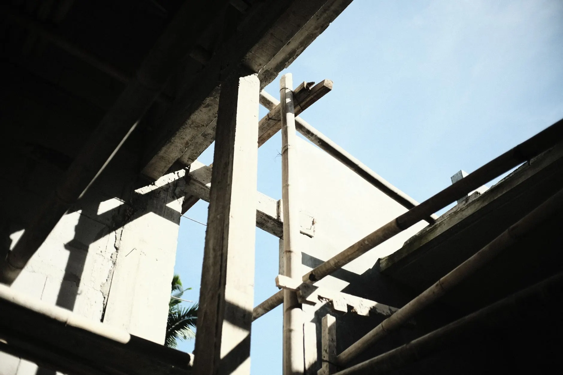 建筑工地常用装饰材料选型对比及配套五金采购要点正文配图 1