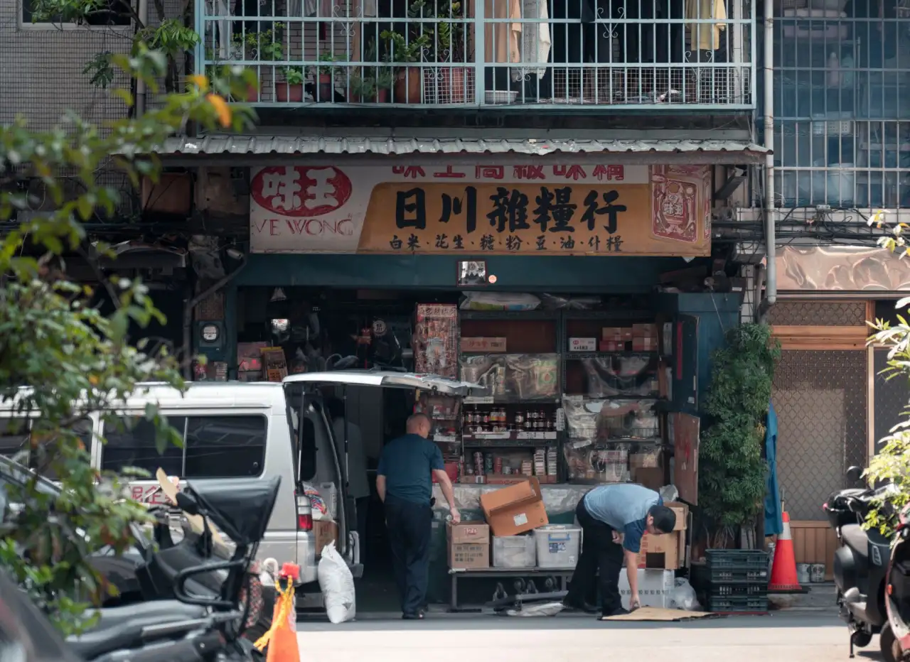 2025年上海建筑装饰材料市场趋势与技术升级方向解析